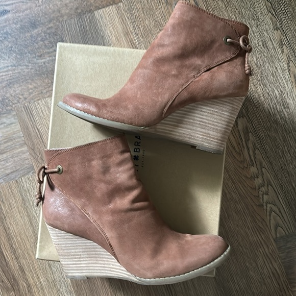 Lucky Brand Yamina Leather Wedge Booties Size 9 - Picture 4 of 6